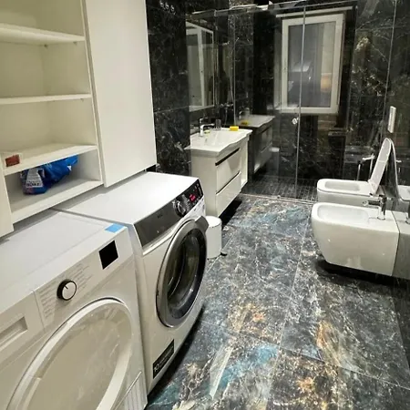 In Blanc アパート ティラナ